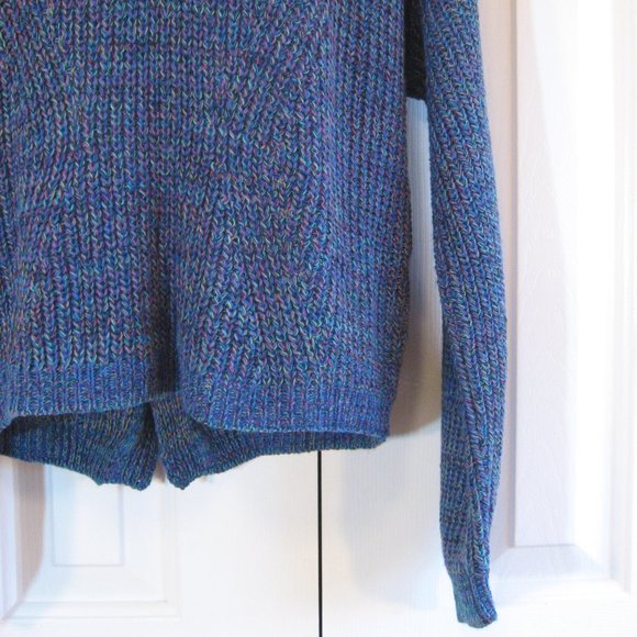 Express | Cable Knit Keyhole Back Pullover Sweater - Picture 5 of 10